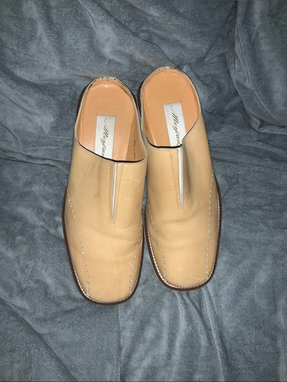 MEZLAN Leather Slip-On mules in comfy sole. Barely used condition. Sz. 9. Spain.